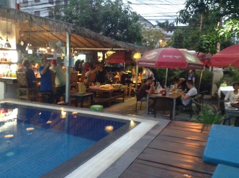 The Living Quarters Hostel 543 Siem Reap Exterior photo